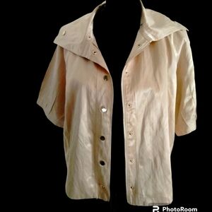 Textured Jacket Top W/ Fold Over Collar in Gold Size 2.    12/14US